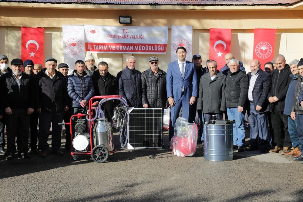 Gümüşhane'de üreticilere makine ve teçhizat desteği