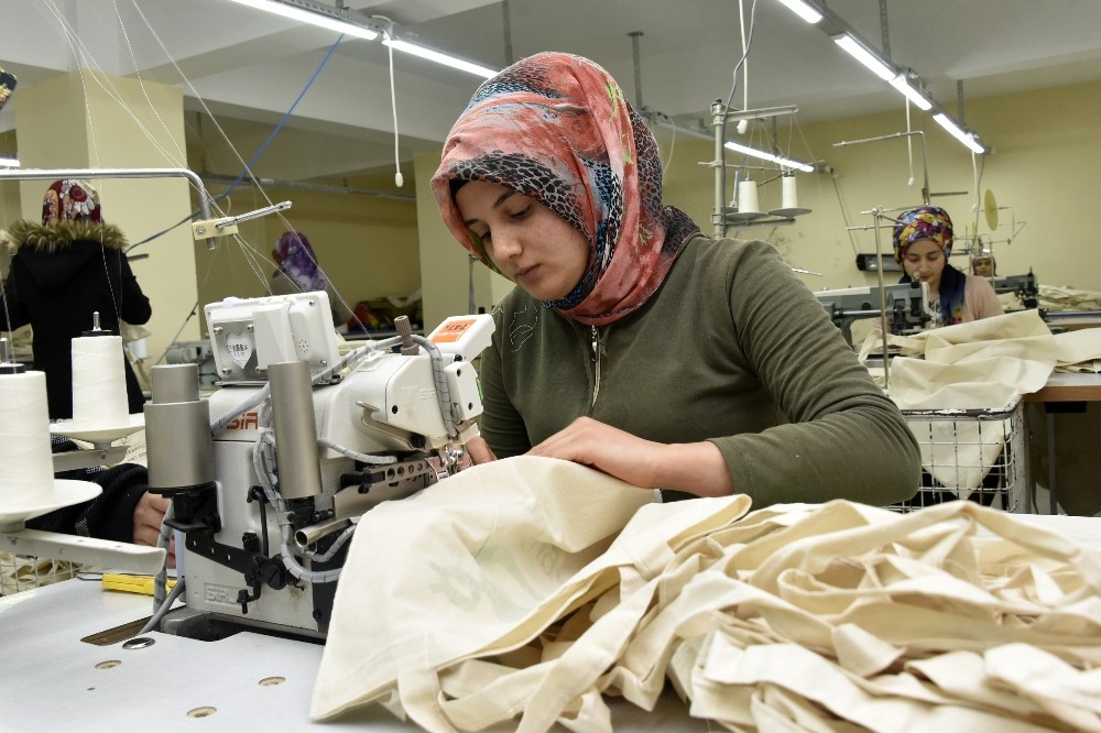 Gümüşhaneli kadınlar üreterek güçleniyor 