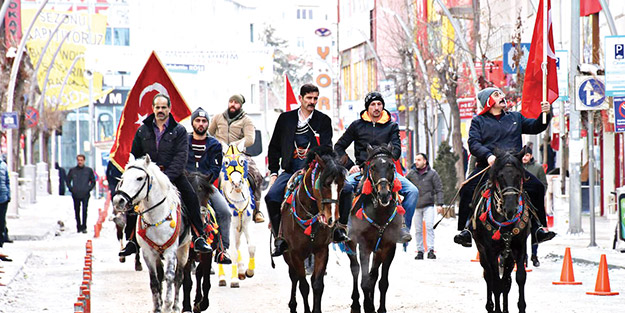 Gümüşhaneliler kurtuluş günlerini kutladı