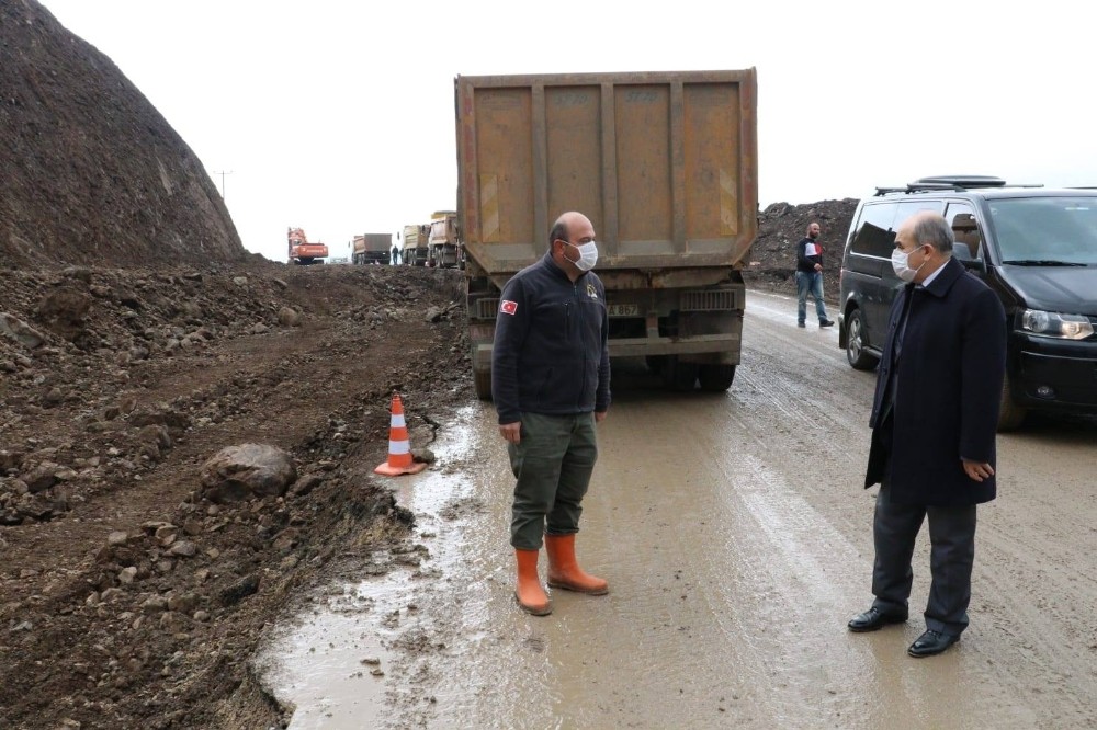 Gümüşova OSB’nin yolu asfaltlanıyor 
