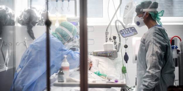 Güncel koronavirüs tablosu açıklandı! Can kaybı 300'e dayandı!