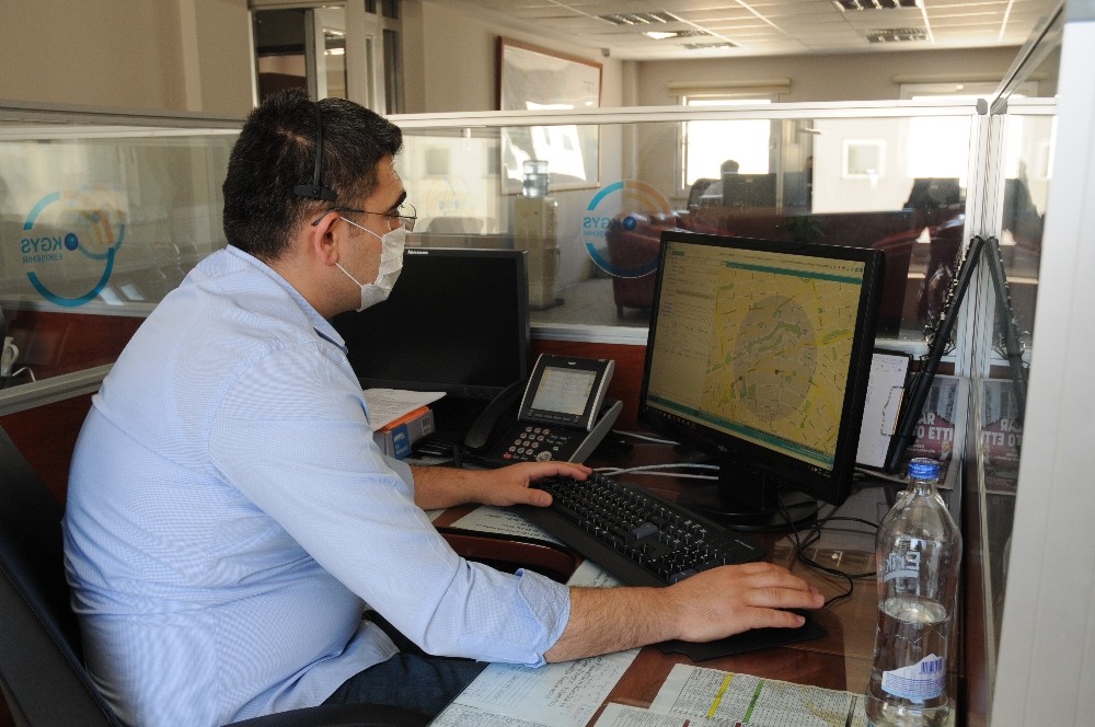 Günde 3 bin çağrıya kulak veriyorlar 