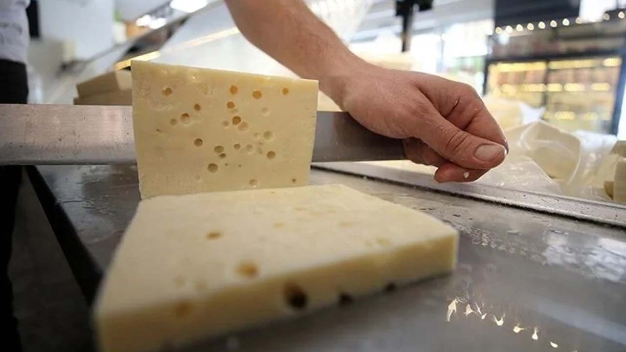 Günde ne kadar peynir yemelisiniz? Beslenme uzmanları günlük miktarı kullanacak