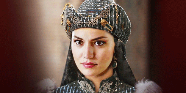 Gündeme bomba gibi düştü! İşte Fahriye Evcen'in 'Alparslan' dizisinde oynayacağı rol