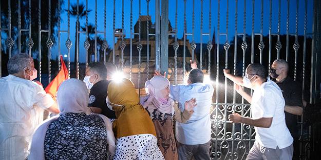 Gündeme bomba gibi düştü! Tunus'taki darbede olay 'Türkiye' detayı
