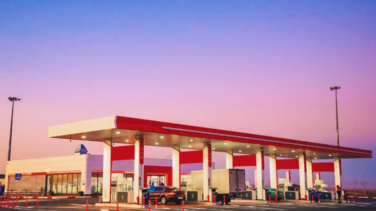 Gündeme oturacak gelişme! Azerbaycan, Türk akaryakıt devine talip olacak