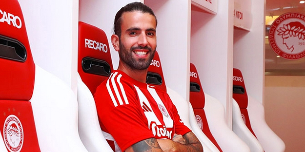 Gündemi altüst eden açıklama! Hadi oradan edepsiz adam! Oynamadan parayı cebine indirmekle övünen saygısız...