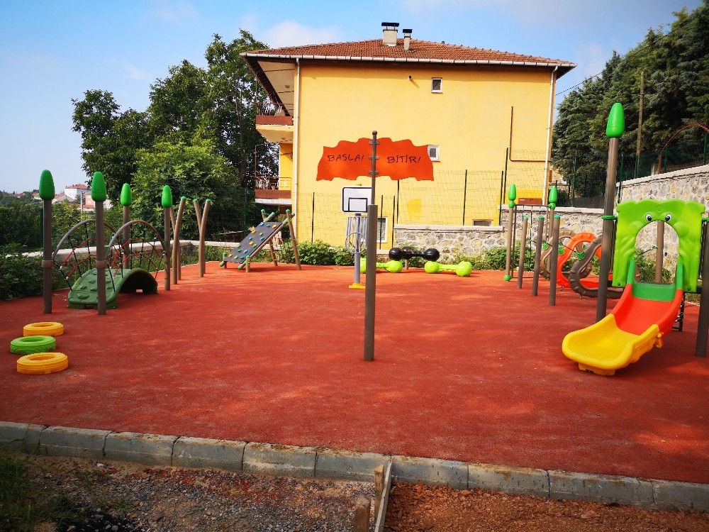 Gündoğdu’da çocuklar yeni parkına kavuşuyor 