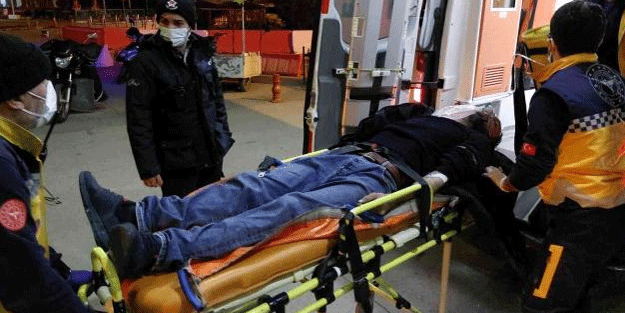 Gündüz adam bıçakladı, akşam hastanelik oldu