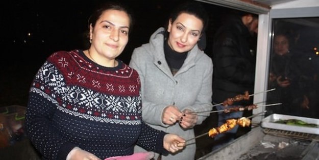 Gündüz ev kadını gece iş kadını