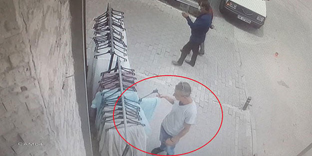Gündüz vakti sokak ortasında yaptığı hayrete düşürdü