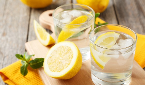 Güne bir bardak limonlu su ile başladığınızda vücudunuzda neler oluyor?