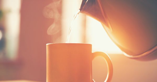 Güne sıcak su içerek başlarsanız; kilo verir misiniz?