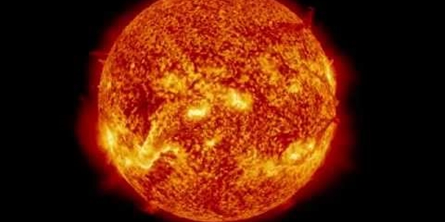 Güneş üzerinde kaplumbağa şeklinde leke tespit edildi