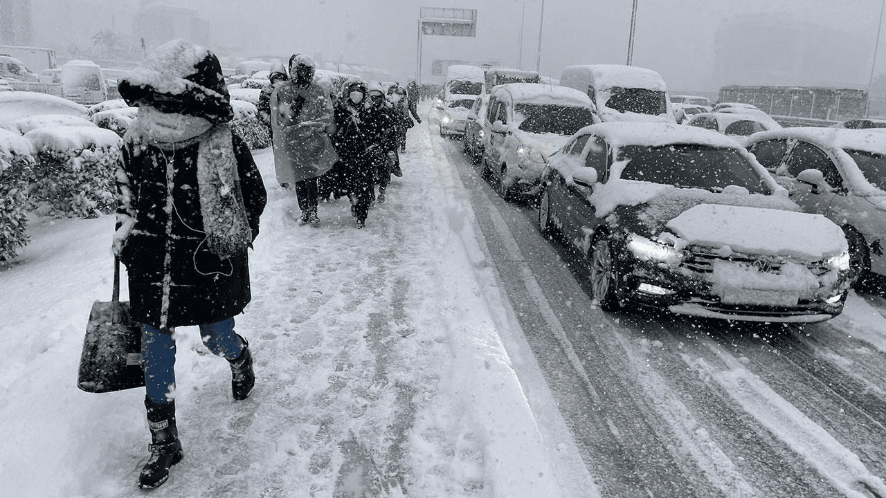 Güneşe aldanmayın, çok fena kar geliyor!