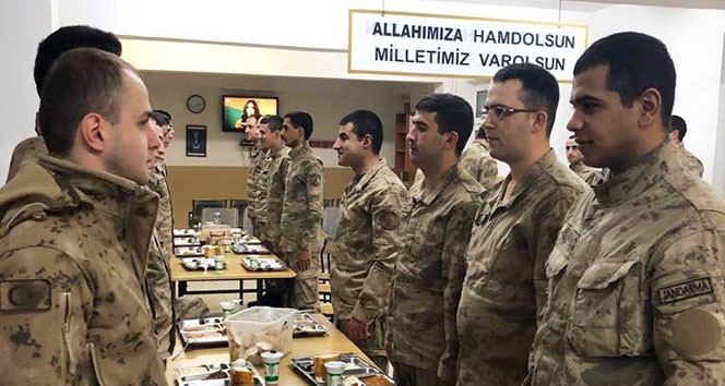 Güneşi ilk gören Mehmetçikte sahur heyecanı!