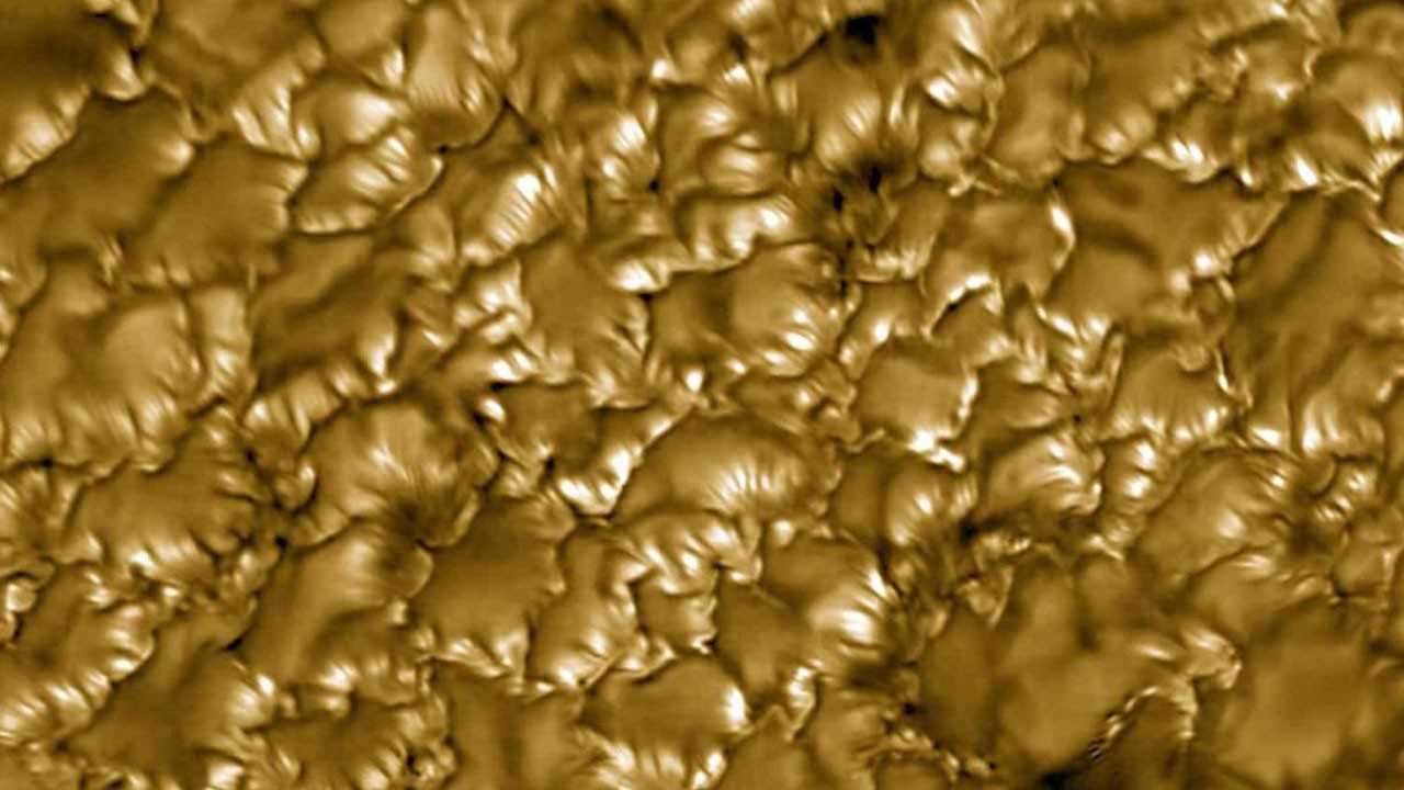 Güneş’in sırları açığa çıktı! Yüzeyinde perde gibi şeritler tespit edildi