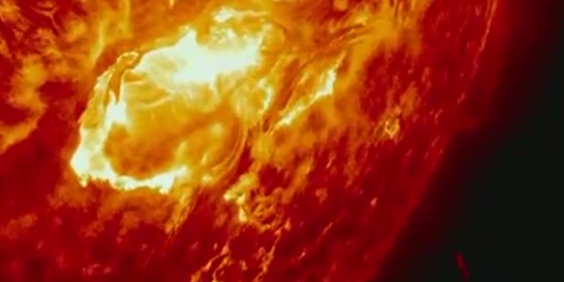 Güneş'te dev patlama saniye saniye görüntülendi