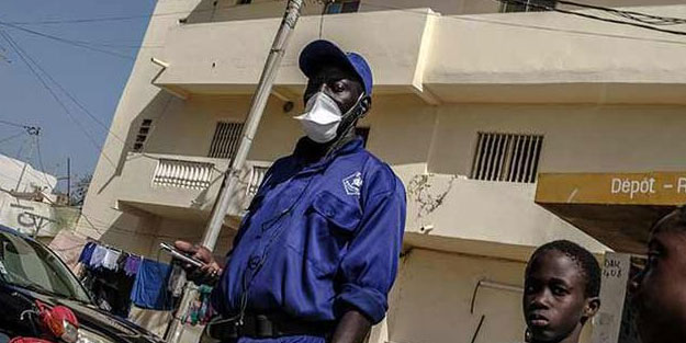 Güney Afrika Cumhuriyeti'nde koronavirüs kâbusu büyüyor