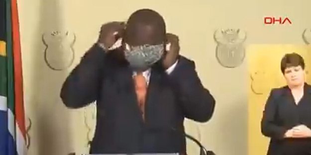 Güney Afrika Devlet Başkanının maske ile imtihanı olay oldu