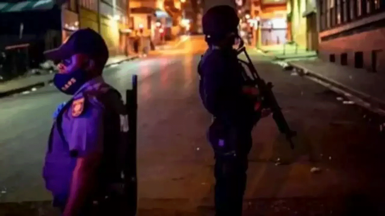 Güney Afrika'da bara silahlı saldırı!