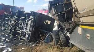 Güney Afrika'da korkunç kaza: 15 ölü