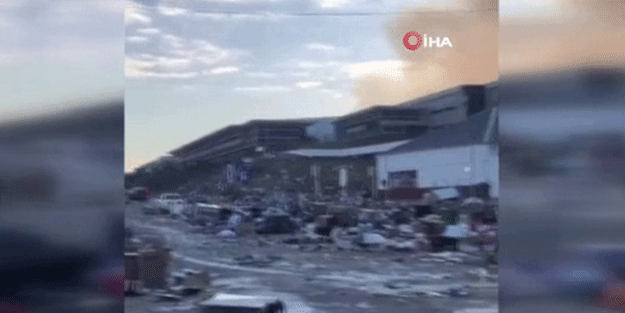 Güney Afrika’da yer yerinden oynuyor! AVM yandı