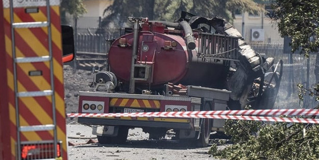 Güney Afrika'dan kötü olay! Akaryakıt tankeri patladı: Onlarca ölü var