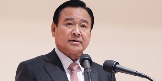 Başbakan istifa etti!