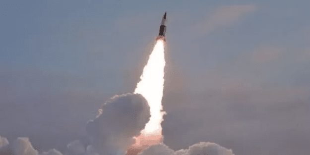 Güney Kore: Kuzey Kore'nin denize füze fırlattı!