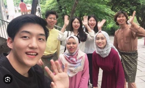 Güney Kore’nin dünyaca ünlü K- pop yıldızıydı Müslüman oldu ve Filistin’e neden sahip çıktığını böyle anlattı