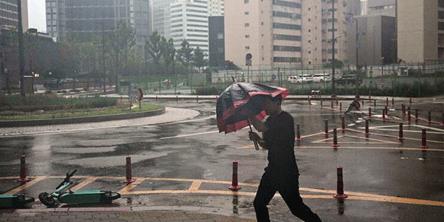 Güney Kore'yi Khanun Tayfunu vurdu!