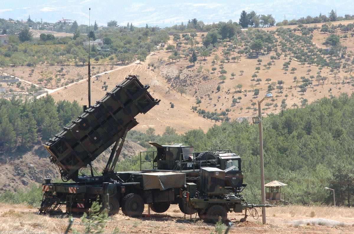 Güneydeki üç ile daha savunma sistemi