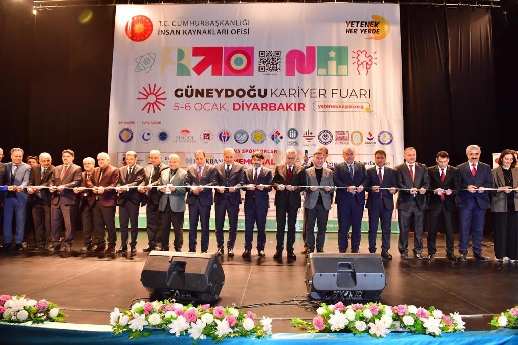 Güneydoğu Bölgesel Kariyer Fuarı 2024 büyük bir coşkuyla başladı