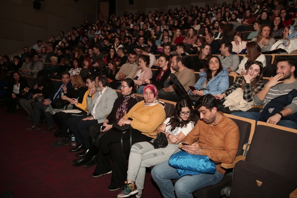 ‘Güneyli Bayan’ Nilüfer sahnesinde 