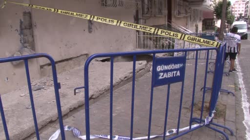 Güngören’de 5 katlı binanın zemini çöktü: 2 yaralı