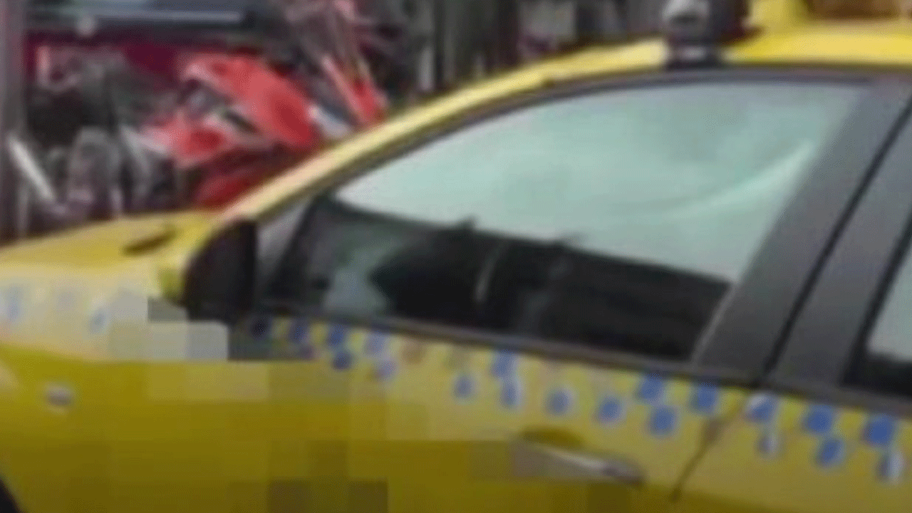 Güngören'de akılalmaz olay: Taksi şoförü direksiyon başında şekilden şekle girdi!