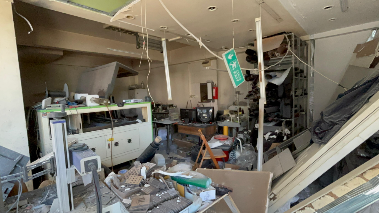 Güngören'de bir iş yerindeki patlama böyle görüntülendi!