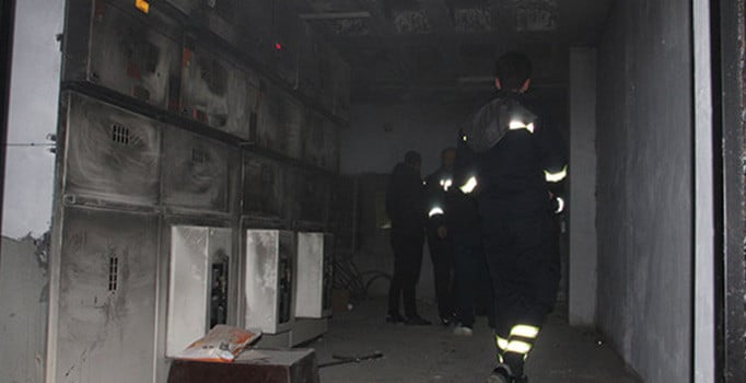 Güngören’de trafo patladı, mahalle karanlığa büründü