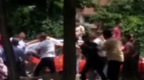 Güngören'de zabıta ve seyyar satıcılar arasında sokak savaşı!