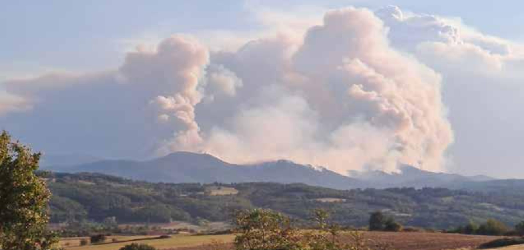 Günlerdir söndürülemedi: Yunanistan'da büyük orman yangını