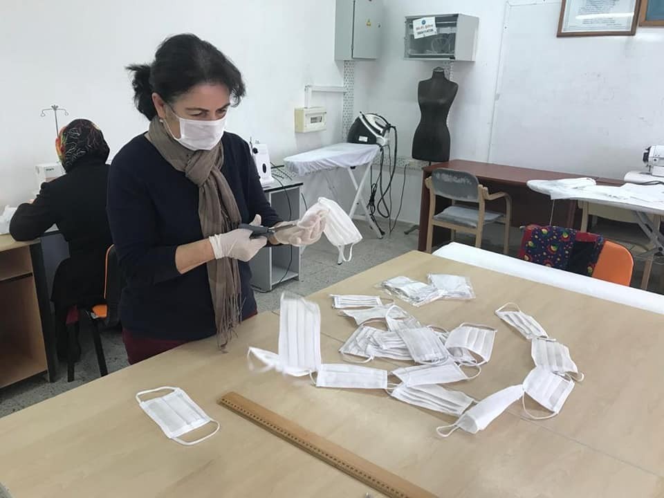 Günlük 500 maske üretiyorlar 