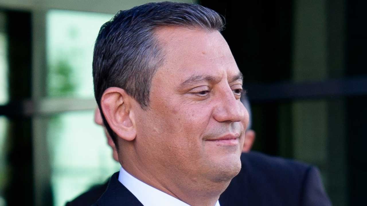 Günün fıkrası Özgür Özel’den geldi ‘CHP fakirlerin partisidir’