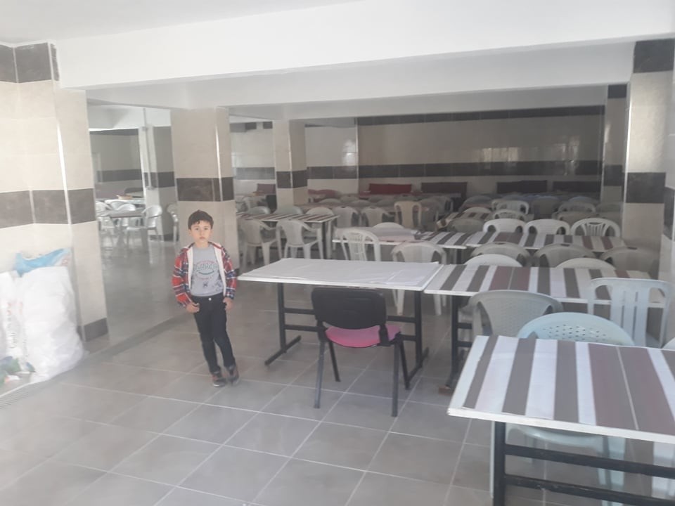 Gurbetçiler köylerine yemekhane yapıtırdı 