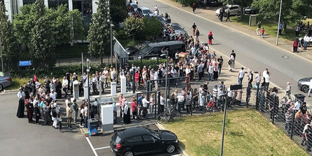 Gurbetçiler rekora koşuyor! 860 bin oy kullanıldı