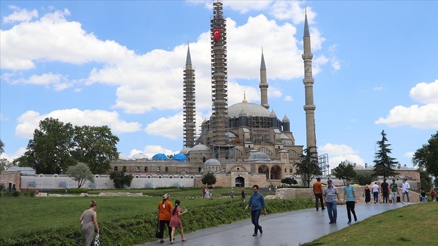 Gurbetçinin sınır kapılarından 'ekspres geçişi' kentin turizm ve ekonomisine de katkı sağlıyor