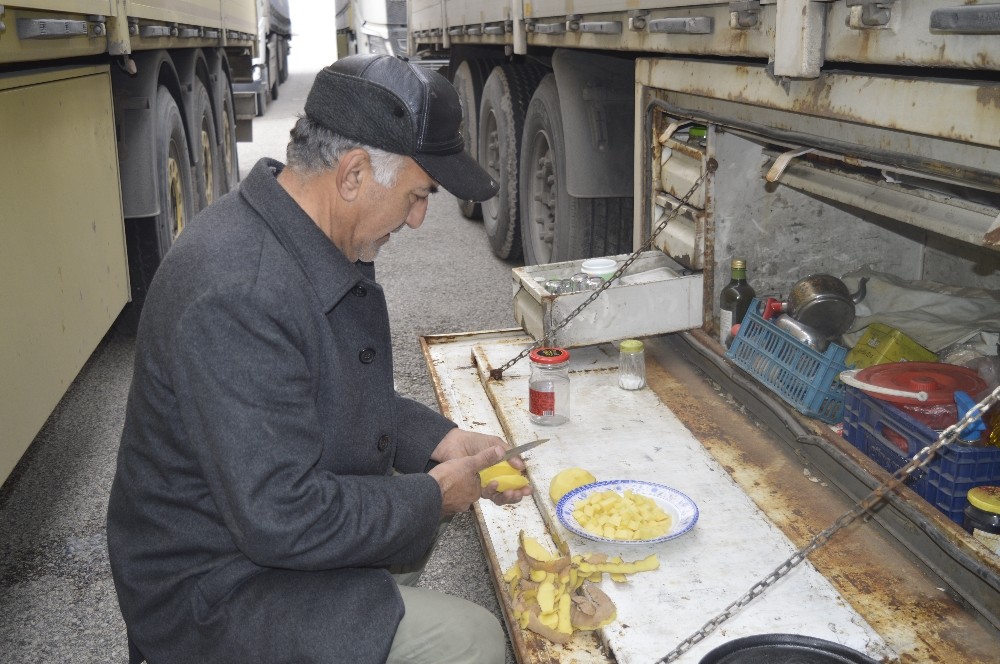 Gürbulak Sınır Kapısı’nda korona virüs tedbirleri arttırıldı 