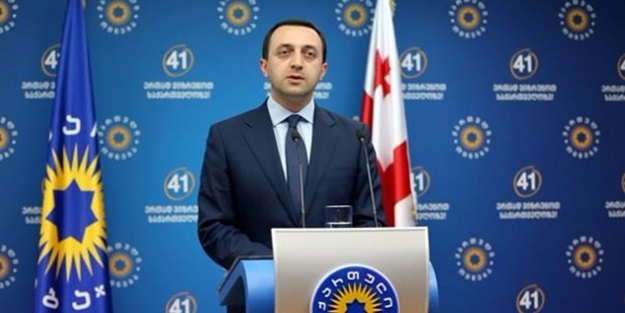 O ülkenin başbakanı istifa etti