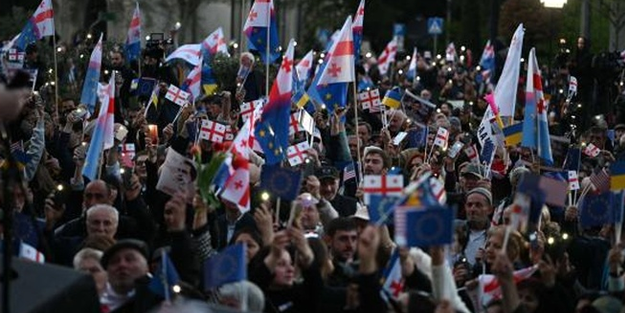 Gürcistan’da hükümet karşıtı protesto