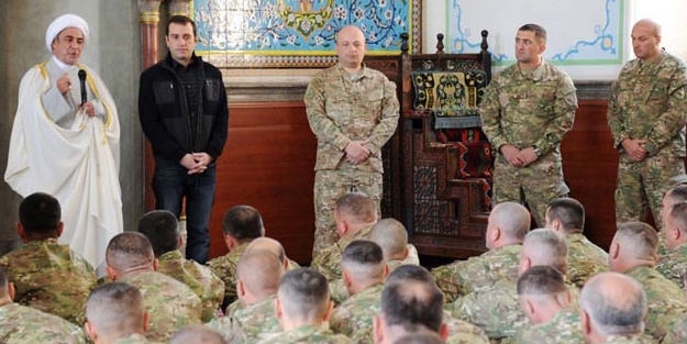 Gürcistan'da Müslüman askerlere namaz izni verildi